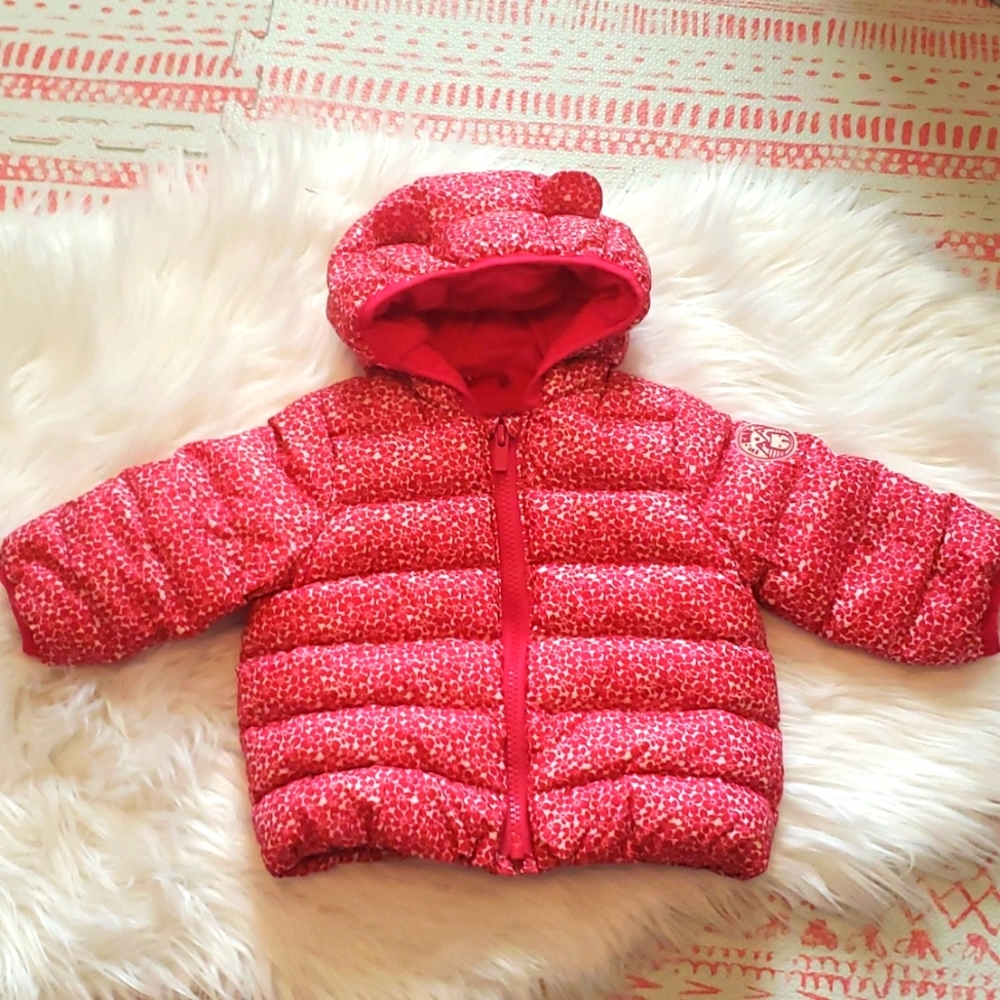 Gap baby like new down filled winter puffer in size 6-12 months.